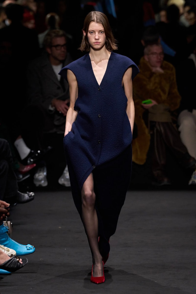 JW アンダーソン 2024秋冬メンズコレクション/プレフォールウィメンズコレクション JW Anderson Fall/Winter 2024 Collection Milan Fashion Week Men's Runway Images