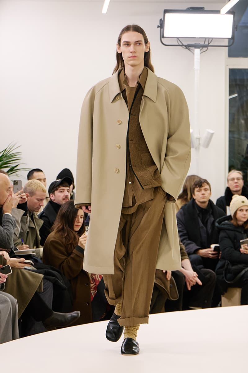 ルメール 2024年秋冬コレクション Lemaire Fall Winter 2024 Paris Fashion Week menswear Christophe Lemaire runway show LEMAIRE FW24 Is All About Ethereal Elegance sarah-linh tran