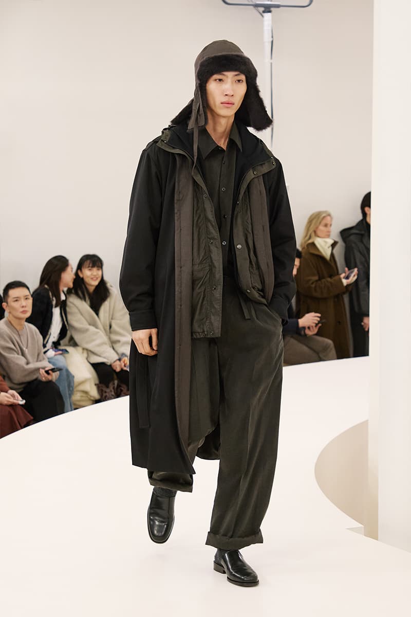 ルメール 2024年秋冬コレクション Lemaire Fall Winter 2024 Paris Fashion Week menswear Christophe Lemaire runway show LEMAIRE FW24 Is All About Ethereal Elegance sarah-linh tran