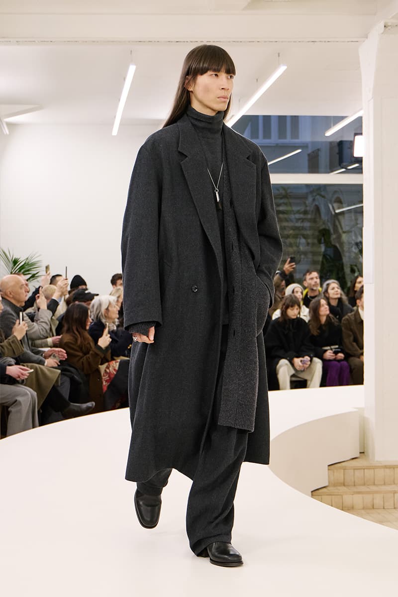 ルメール 2024年秋冬コレクション Lemaire Fall Winter 2024 Paris Fashion Week menswear Christophe Lemaire runway show LEMAIRE FW24 Is All About Ethereal Elegance sarah-linh tran