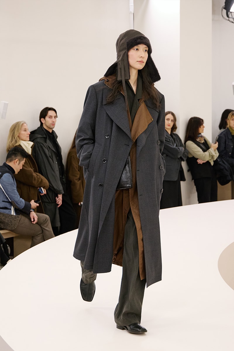 ルメール 2024年秋冬コレクション Lemaire Fall Winter 2024 Paris Fashion Week menswear Christophe Lemaire runway show LEMAIRE FW24 Is All About Ethereal Elegance sarah-linh tran 
