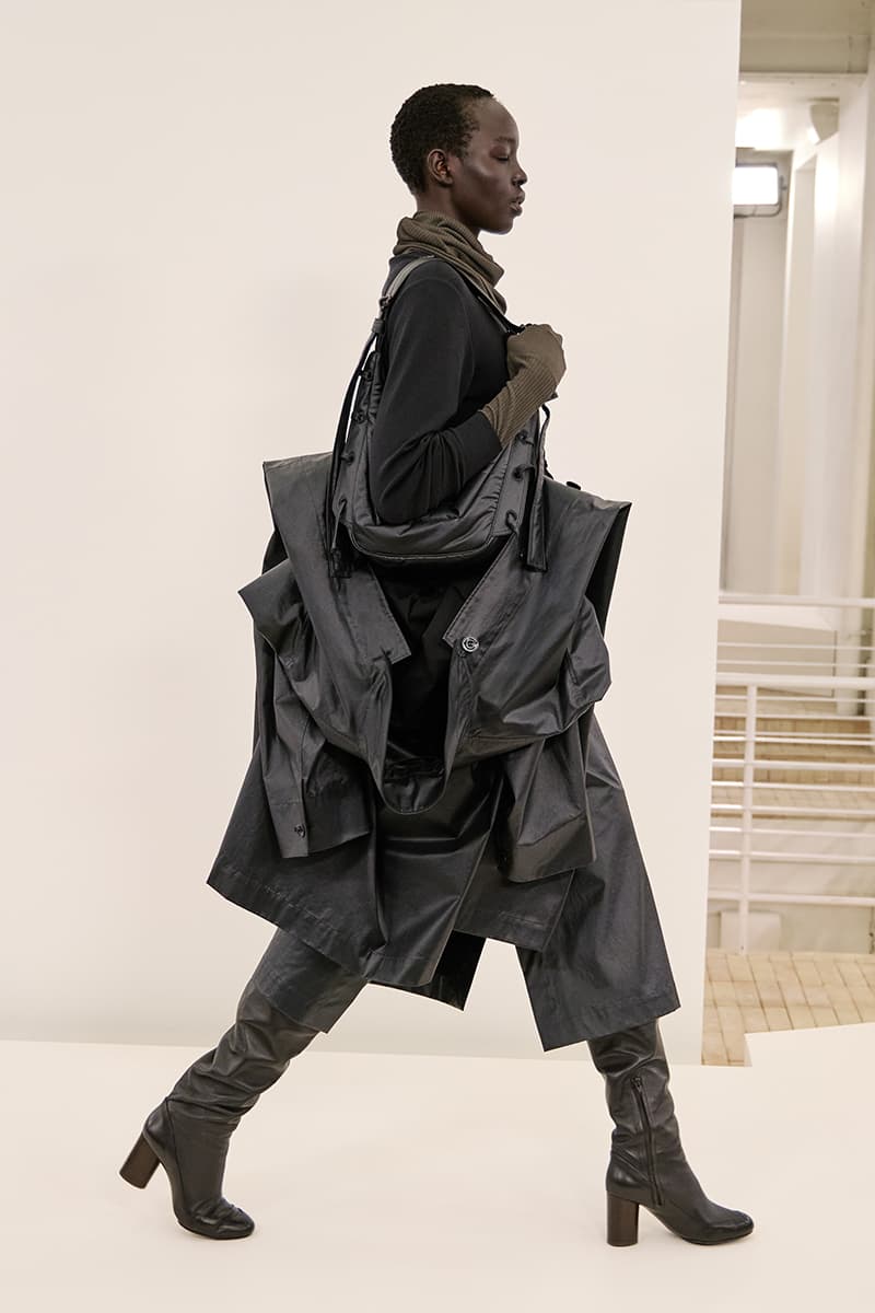 ルメール 2024年秋冬コレクション Lemaire Fall Winter 2024 Paris Fashion Week menswear Christophe Lemaire runway show LEMAIRE FW24 Is All About Ethereal Elegance sarah-linh tran