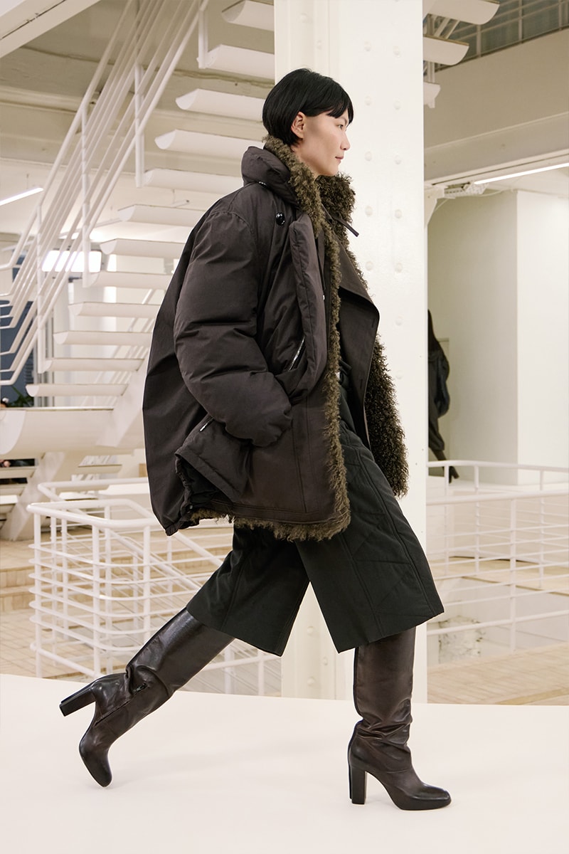 ルメール 2024年秋冬コレクション Lemaire Fall Winter 2024 Paris Fashion Week menswear Christophe Lemaire runway show LEMAIRE FW24 Is All About Ethereal Elegance sarah-linh tran 