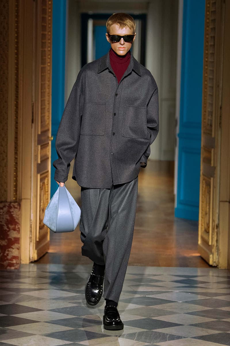 ヴァレンティノ 2024年秋冬コレクション Valentino Fall Winter 2024 Paris Fashion Week menswear runway show Pierpaolo Piccioli le ciel menswear color liberates masculinity blue pink