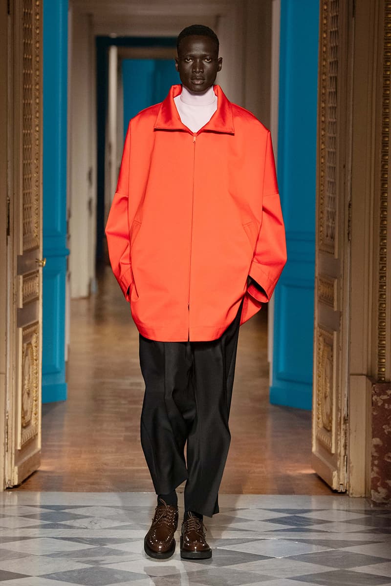 ヴァレンティノ 2024年秋冬コレクション Valentino Fall Winter 2024 Paris Fashion Week menswear runway show Pierpaolo Piccioli le ciel menswear color liberates masculinity blue pink