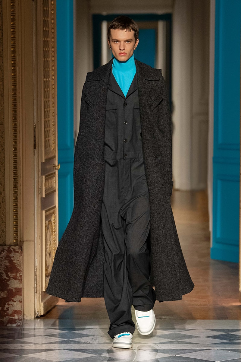 ヴァレンティノ 2024年秋冬コレクション Valentino Fall Winter 2024 Paris Fashion Week menswear runway show Pierpaolo Piccioli le ciel menswear color liberates masculinity blue pink
