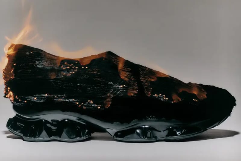 AIREI x ASICS から“火を付けて燃やした” GEL-QUANTUM KINETIC が発売