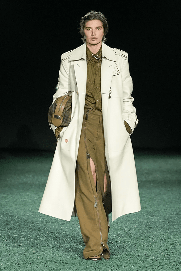 バーバリー 2024年秋冬コレクション Burberry Fall Winter 2024 London Fashion Week runway show daniel lee menswear womenswear victoria park england