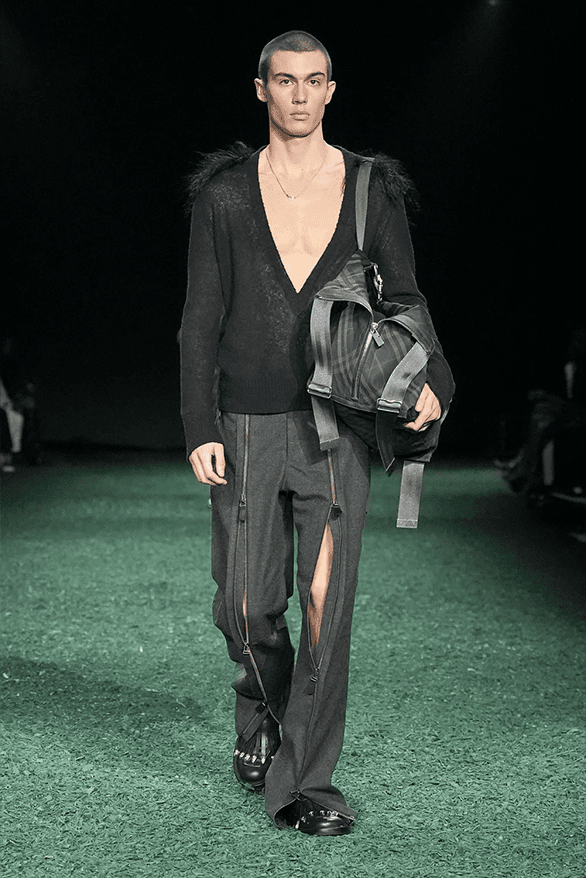 バーバリー 2024年秋冬コレクション Burberry Fall Winter 2024 London Fashion Week runway show daniel lee menswear womenswear victoria park england