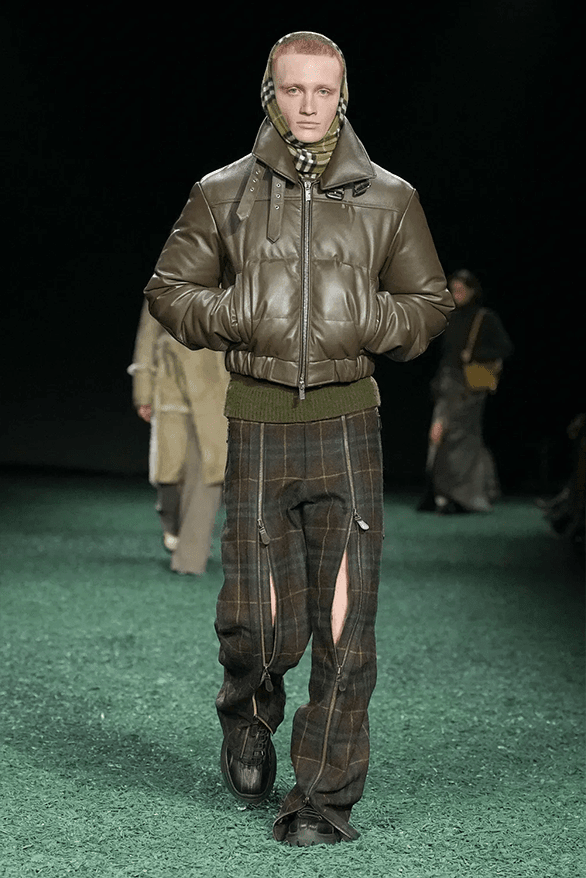 バーバリー 2024年秋冬コレクション Burberry Fall Winter 2024 London Fashion Week runway show daniel lee menswear womenswear victoria park england