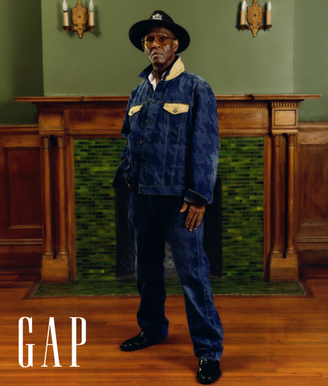 ギャップがダッパーダンとコラボした2024年スプリングコレクションを発表 Dapper Dan and GAP Reunite for Biggest "DAP GAP" Collection Yet