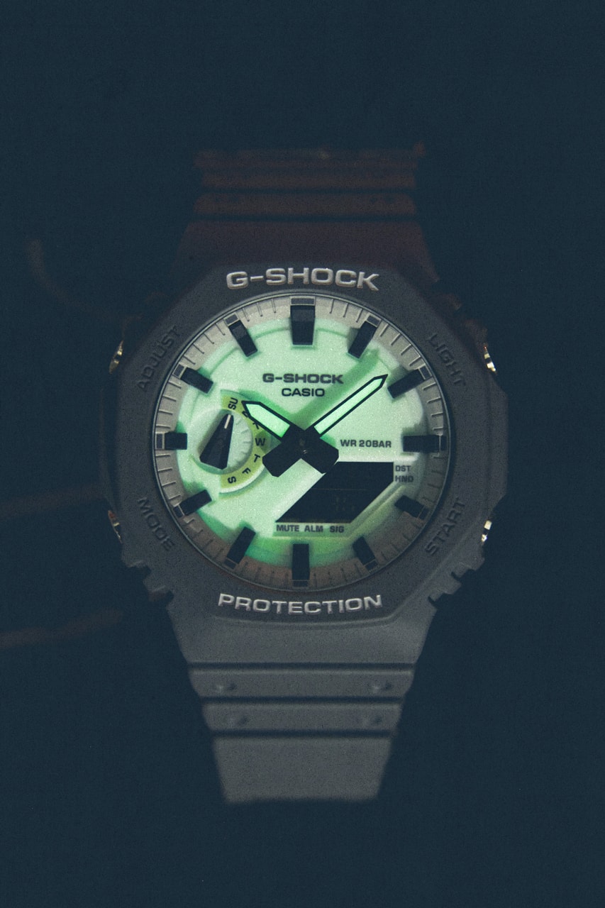 G ショックから暗闇でグリーンに光る蓄光文字盤を採用した “HIDDEN GLOW” シリーズがリリース G-SHOCK Hidden Glow Watch Collection DW-6900HD-8 GA-700HD-8A GA-2100HD-8A Glow-in-the-Dark Accent Green Neon 