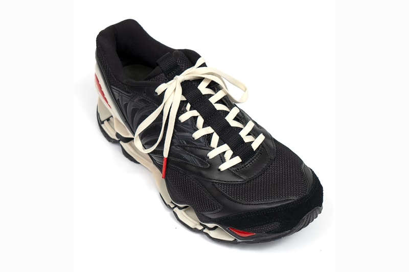 グラフペーパーxミズノが“墨”をテーマとしたコラボモデルを発売 graphpaper mizuno WAVE PROPHECY LS collab release info