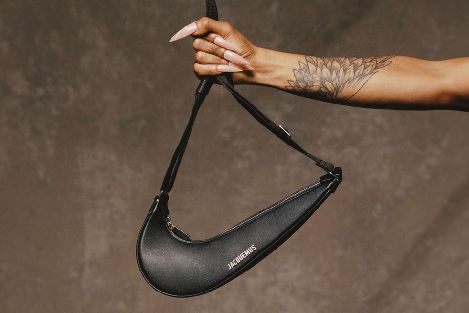 ジャックムス x ナイキがスウッシュ型のバッグを発表 | Hypebeast.JP