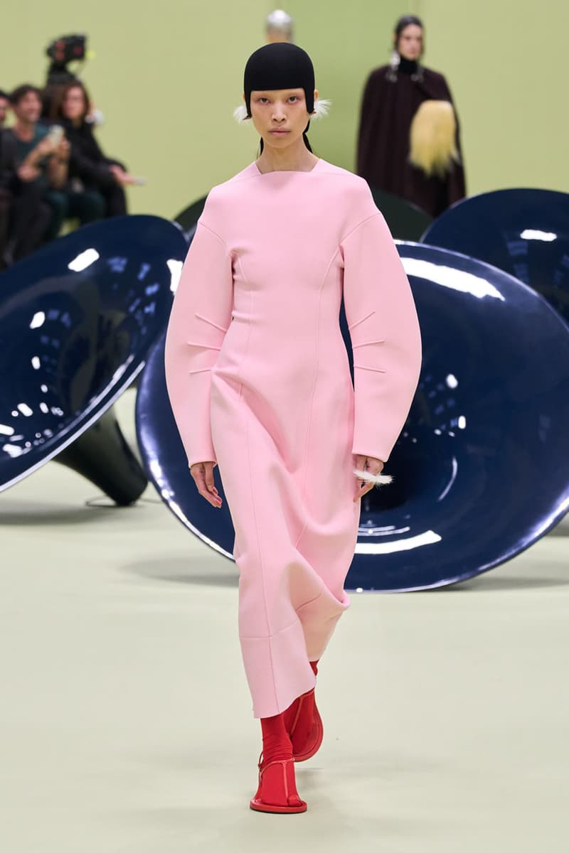 ジル サンダー 2024年秋冬コレクション Jil Sander FW24 Looks at Life in Color and Comfort fw24 collection milan fashion week italy runway fall winter 2024 ready to wear luke lucy meiers green mk.gee