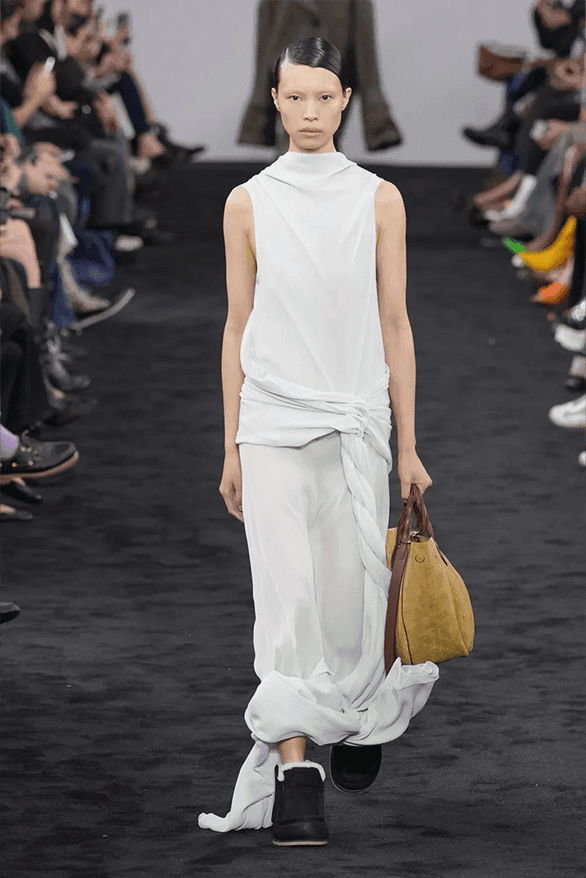 JWアンダーソン 2024年秋コレクション JW Anderson Fall Winter 2024 London Fashion Week Jonathan Anderson menswear womenswear runway show