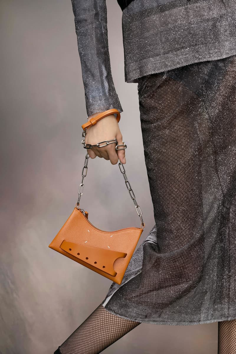 メゾン マルジェラが新作バッグ スナッチト ホーボーを発売 maison-margiela-snatched hobo release info