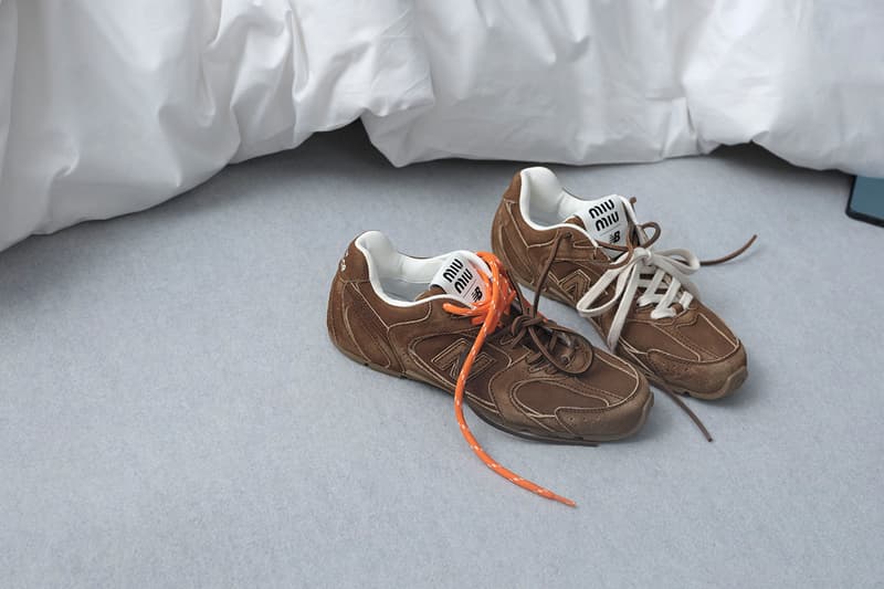 ミュウミュウx ニューバランスによる約15万円のリュックスな 580 が発売 Miu Miu's Deconstructed New Balance 530SLs Cost $1,120 USD