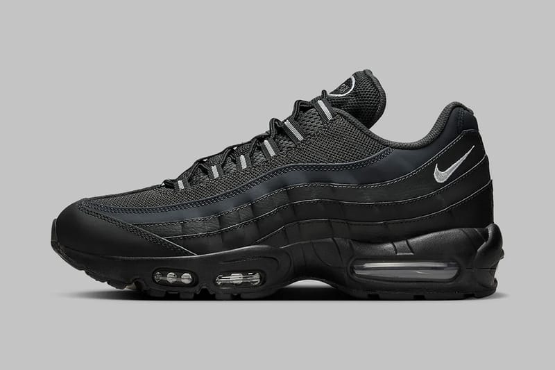 Nike Air Max 95 にマットなブラックカラーで仕上げた新色 “Stealth Mode” が登場