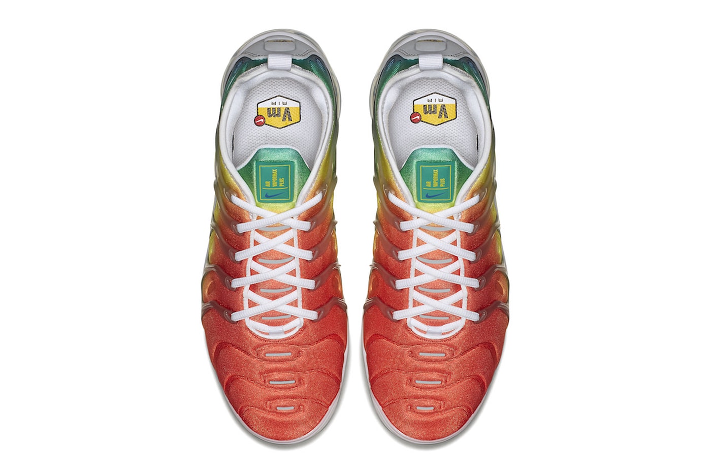 ナイキからエアマックスヴェイパーマックス “レインボー”が約6年ぶりに復活 Nike Air Vapormax Plus Receives a "Rainbow" Iteration february release info White/Neptune Green-Dynamic Yellow-White Code: 924453-103 re release 