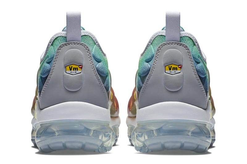 air vapormax plus rainbow