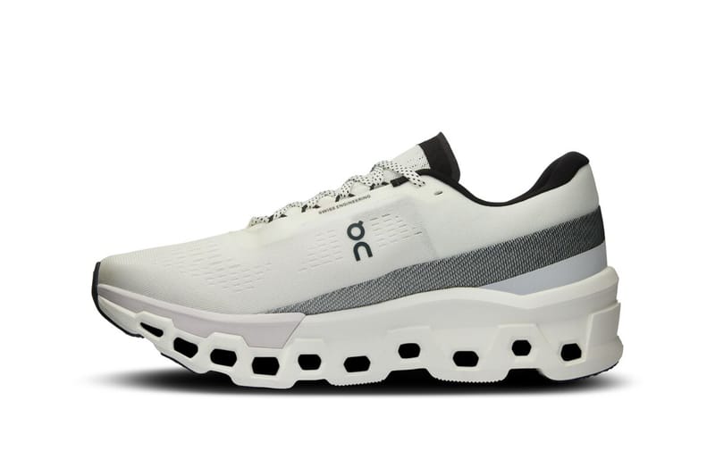 オン Cloudmonster 2 クラウドモンスター 2 WE10110664 レディス 陸上/ランニング ランニングシューズ : ホワイト×ペールグレー On Cut in half: On Cloudmonster 2 Review (2024) | RunRepeat