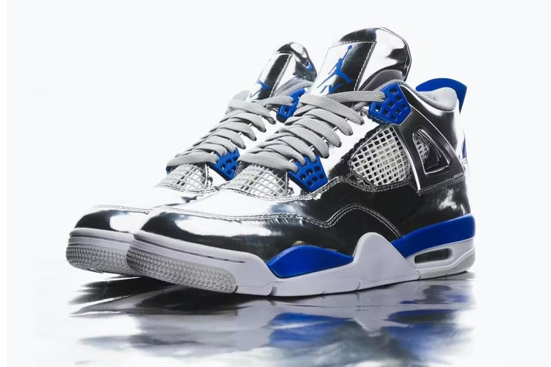 アッシャーが NFL スーパーボウル ハーフタイムショーで Air Jordan 4 の特注モデルを着用 usher super bowl lviii 58 halftime show custom air jordan brand sneakers 4 the shoe surgeon silver blue photos information