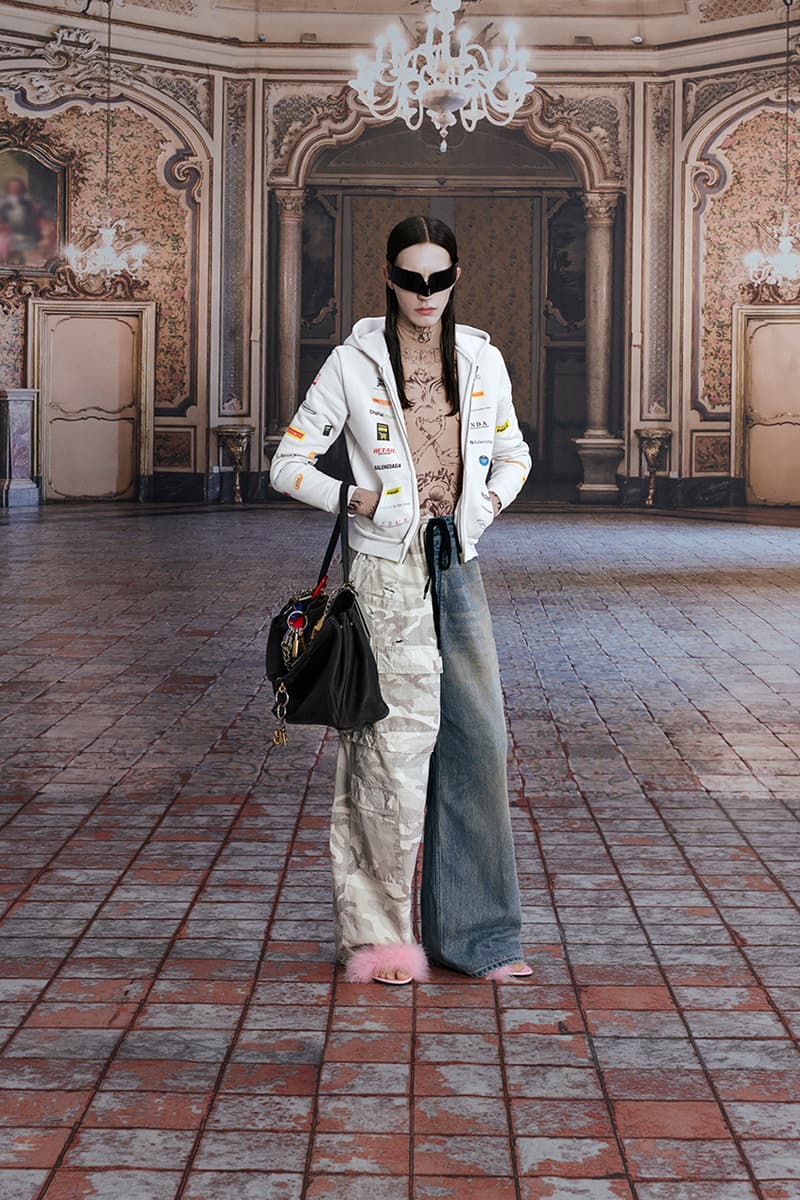 バレンシアガが2024年夏シーズンのキャンペーンビジュアルを公開 Balenciaga Summer 2024 Campaign Images Demna Jitka Hanzlová