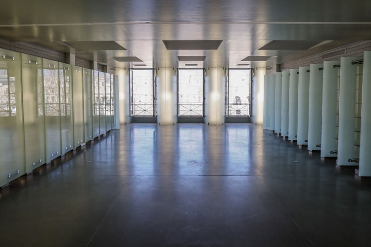 カール・ラガーフェルドの住んでいたアパートメントが16億円超えで落札される