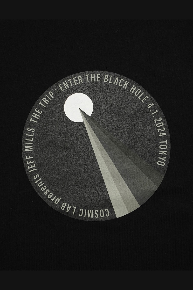 ファセッタズムからジェフ・ミルズ総指揮によるコズミックオペラ『THE TRIP -Enter The Black Hole-』とのコラボTシャツが発売 FACETASM『THE TRIP -Enter The Black Hole-』collaboration T-Shirts release info