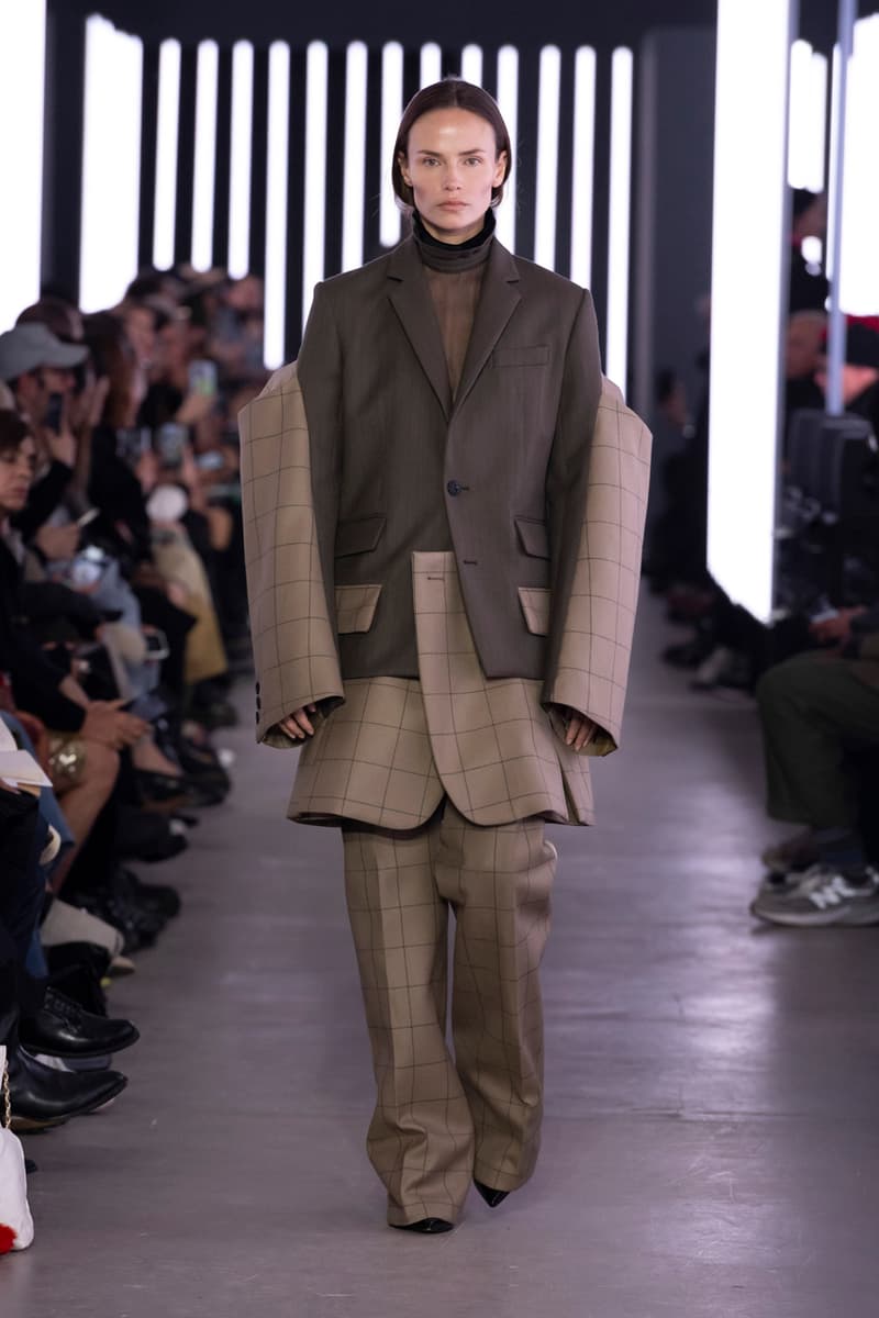 サカイ2024年秋冬コレクション Sacai FW24 Showcases the Emotional Protection of Fashion Paris Fashion Week