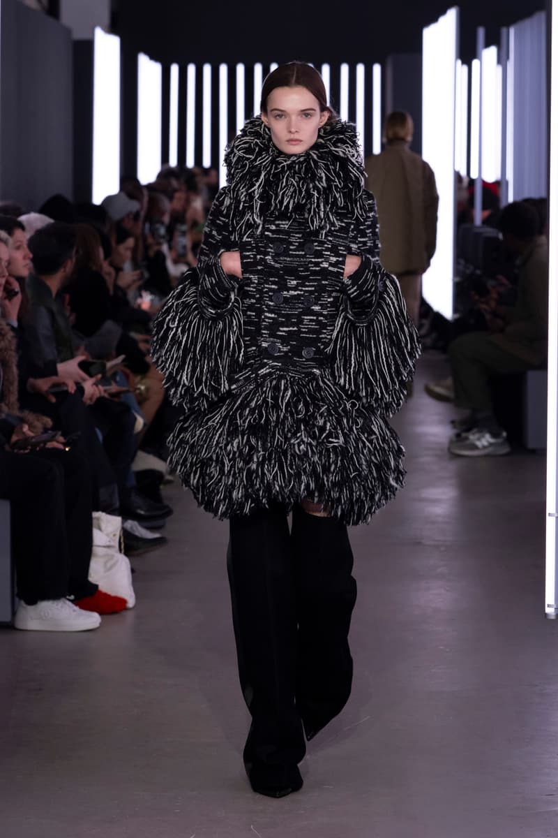 サカイ2024年秋冬コレクション Sacai FW24 Showcases the Emotional Protection of Fashion Paris Fashion Week