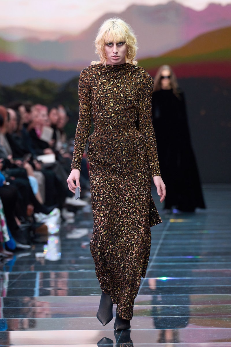 Balenciaga 2024年ウィンターコレクション Demna Does It All for the Clicks in Balenciaga FW24 Fall Winter Paris Fashion Week Collection milan runway 