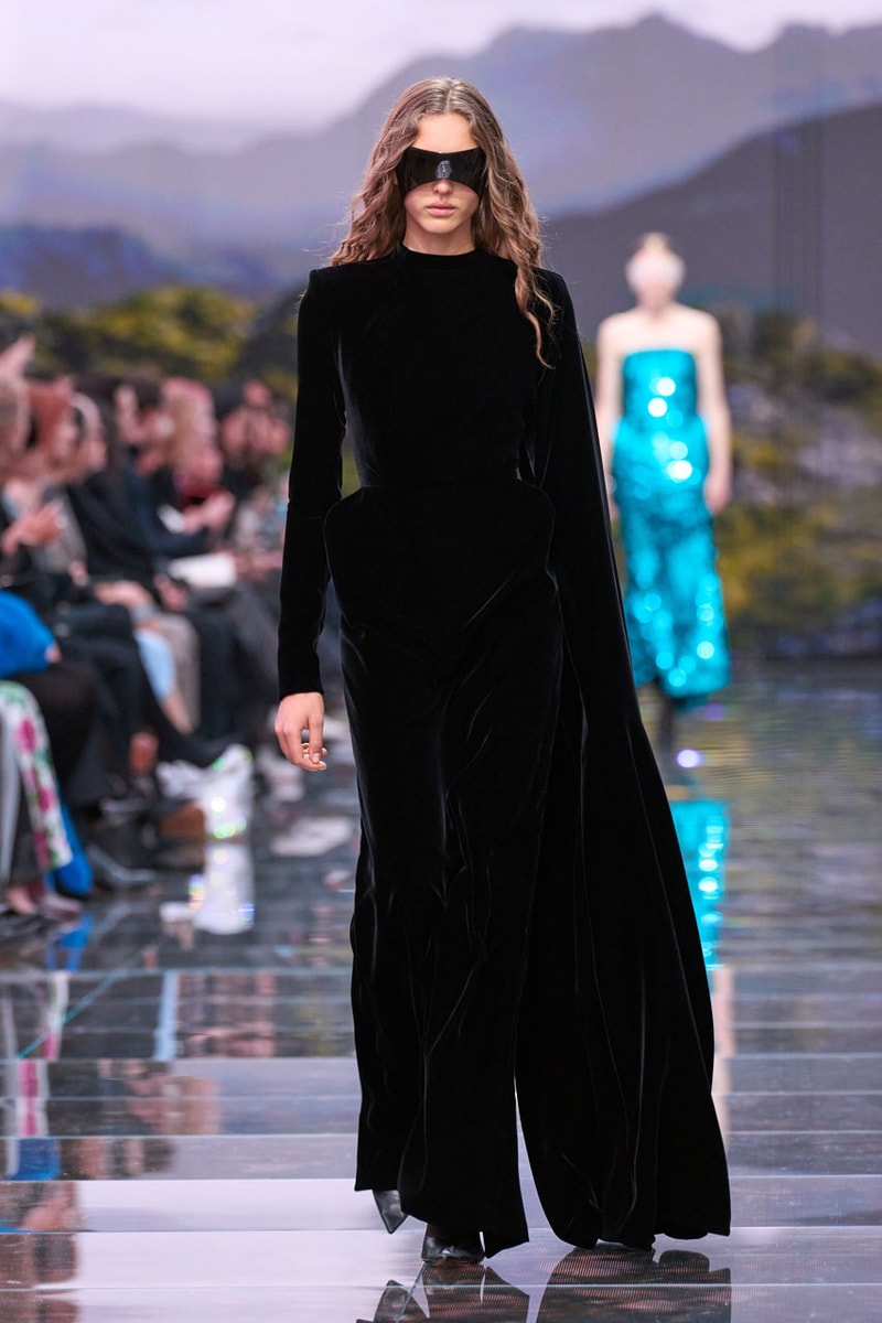 Balenciaga 2024年ウィンターコレクション Demna Does It All for the Clicks in Balenciaga FW24 Fall Winter Paris Fashion Week Collection milan runway 