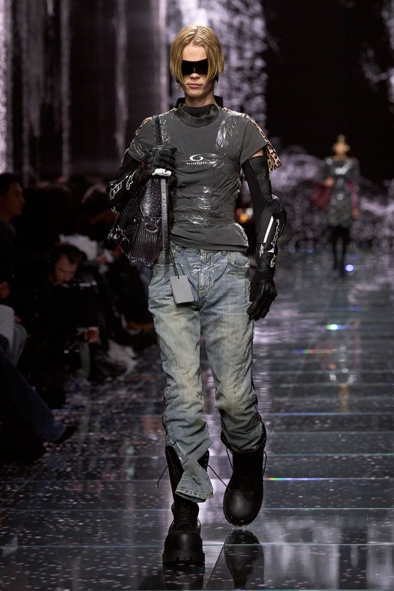 Balenciaga 2024年ウィンターコレクション Demna Does It All for the Clicks in Balenciaga FW24 Fall Winter Paris Fashion Week Collection milan runway 