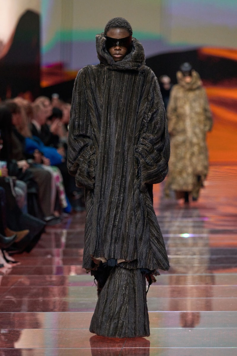 Balenciaga 2024年ウィンターコレクション Demna Does It All for the Clicks in Balenciaga FW24 Fall Winter Paris Fashion Week Collection milan runway 