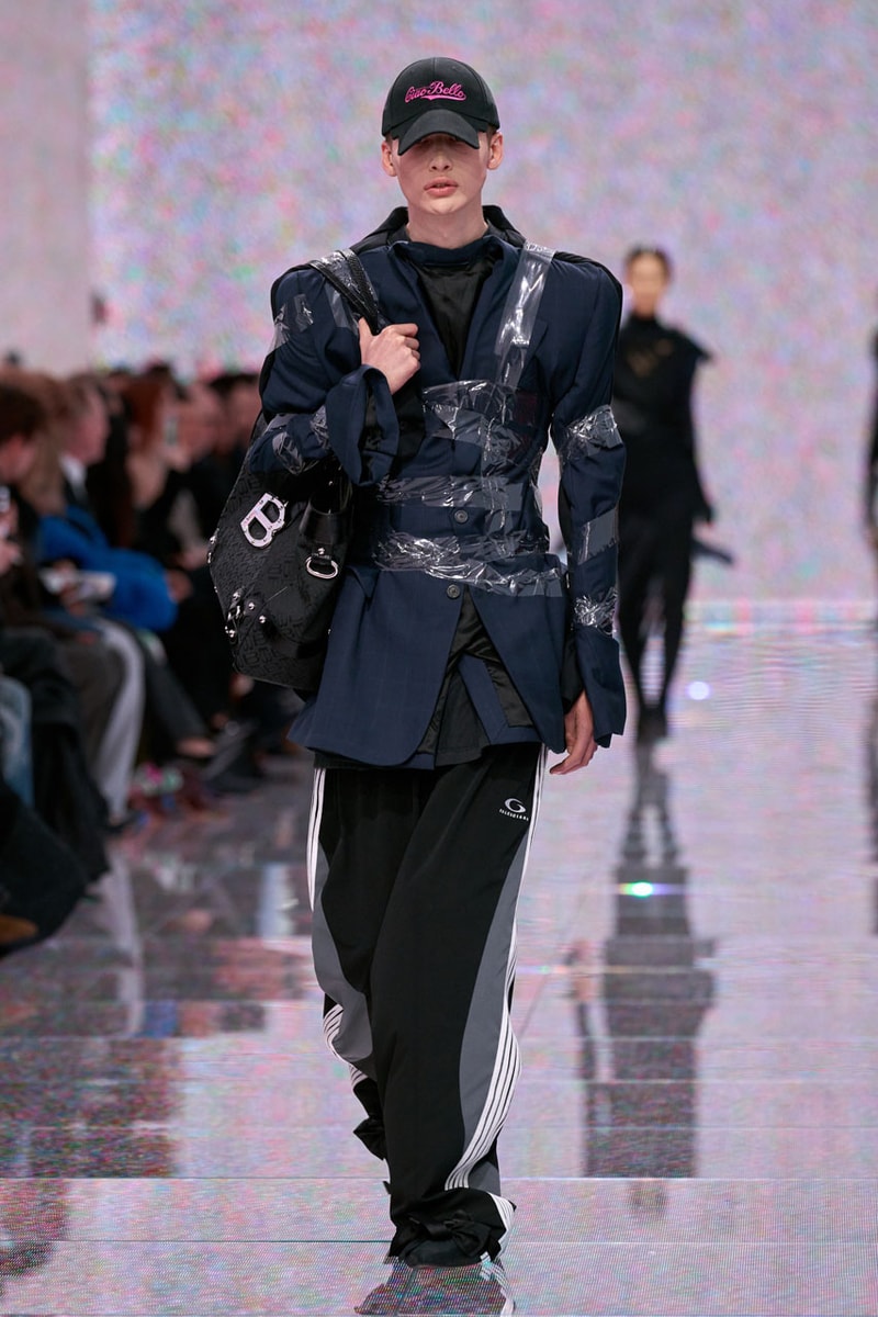 Balenciaga 2024年ウィンターコレクション Demna Does It All for the Clicks in Balenciaga FW24 Fall Winter Paris Fashion Week Collection milan runway 