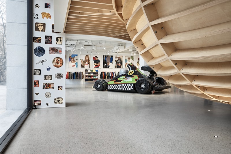 中国・上海にオープンする シュプリーム 新店舗の内部をチェック An Exclusive Look at the Supreme Shanghai Store march 2024 opening inside look interior china wechat box t-shirts streetwear mark gonzales nate lowman