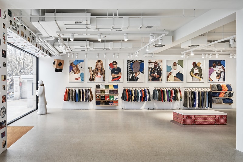 中国・上海にオープンする シュプリーム 新店舗の内部をチェック An Exclusive Look at the Supreme Shanghai Store march 2024 opening inside look interior china wechat box t-shirts streetwear mark gonzales nate lowman