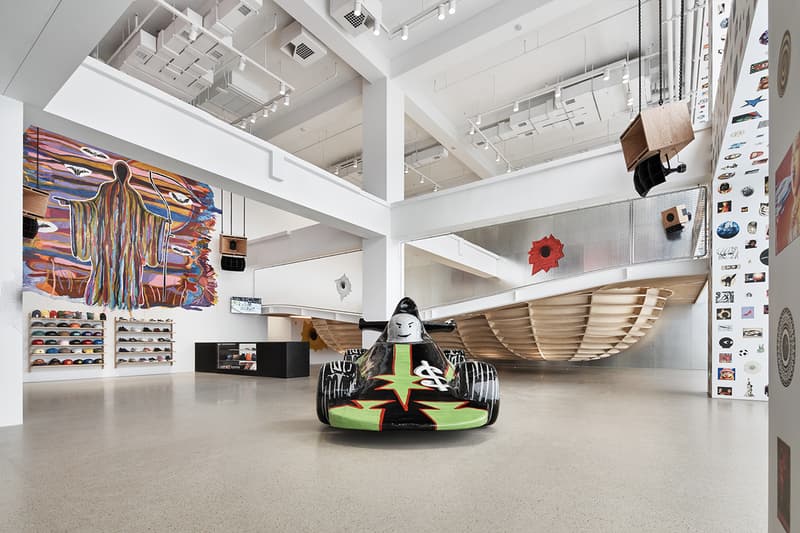 中国・上海にオープンする シュプリーム 新店舗の内部をチェック An Exclusive Look at the Supreme Shanghai Store march 2024 opening inside look interior china wechat box t-shirts streetwear mark gonzales nate lowman