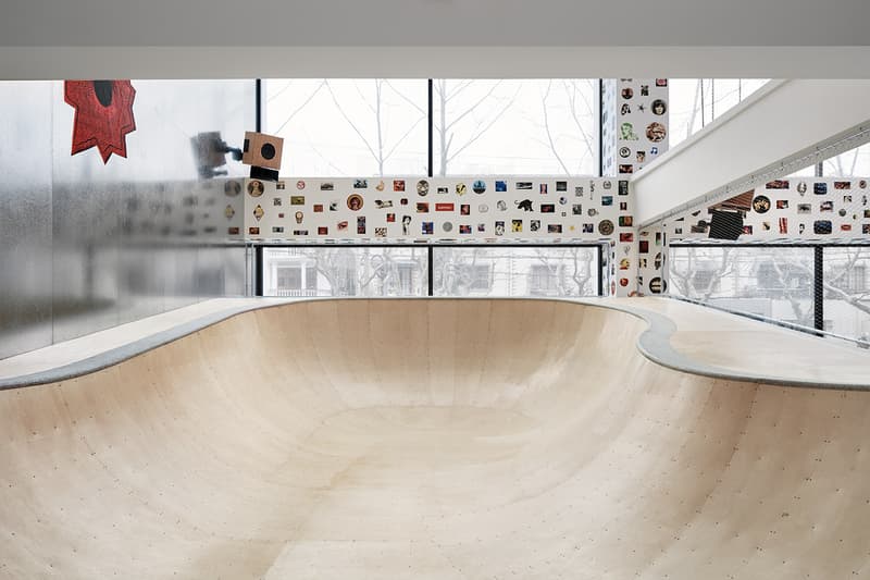 中国・上海にオープンする シュプリーム 新店舗の内部をチェック An Exclusive Look at the Supreme Shanghai Store march 2024 opening inside look interior china wechat box t-shirts streetwear mark gonzales nate lowman