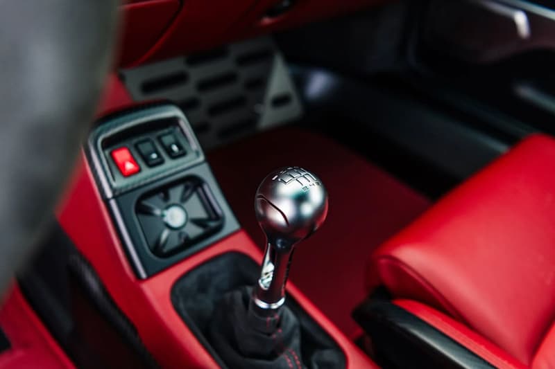 ガンサーワークスがリマスターした1996年式のポルシェ 911 が約1億5,000万円で落札 Gunther Werks Remastered 1996 Porsche 911 RM Sothebys ModaMiami Auction Info