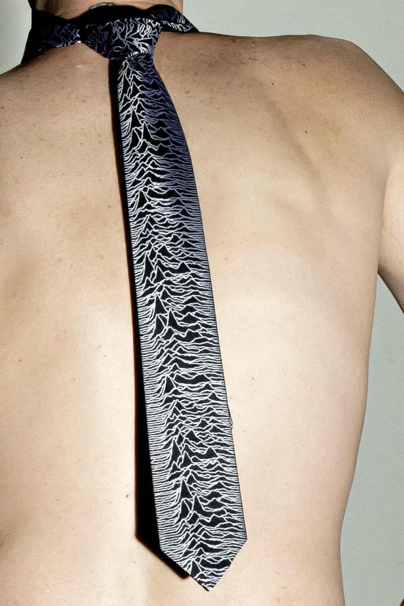 プレジャーズがジョイ・ディヴィジョンとのカプセルコレクション第2弾を発売 Joy Division Reunites With PLEASURES for Second Punkish Capsule