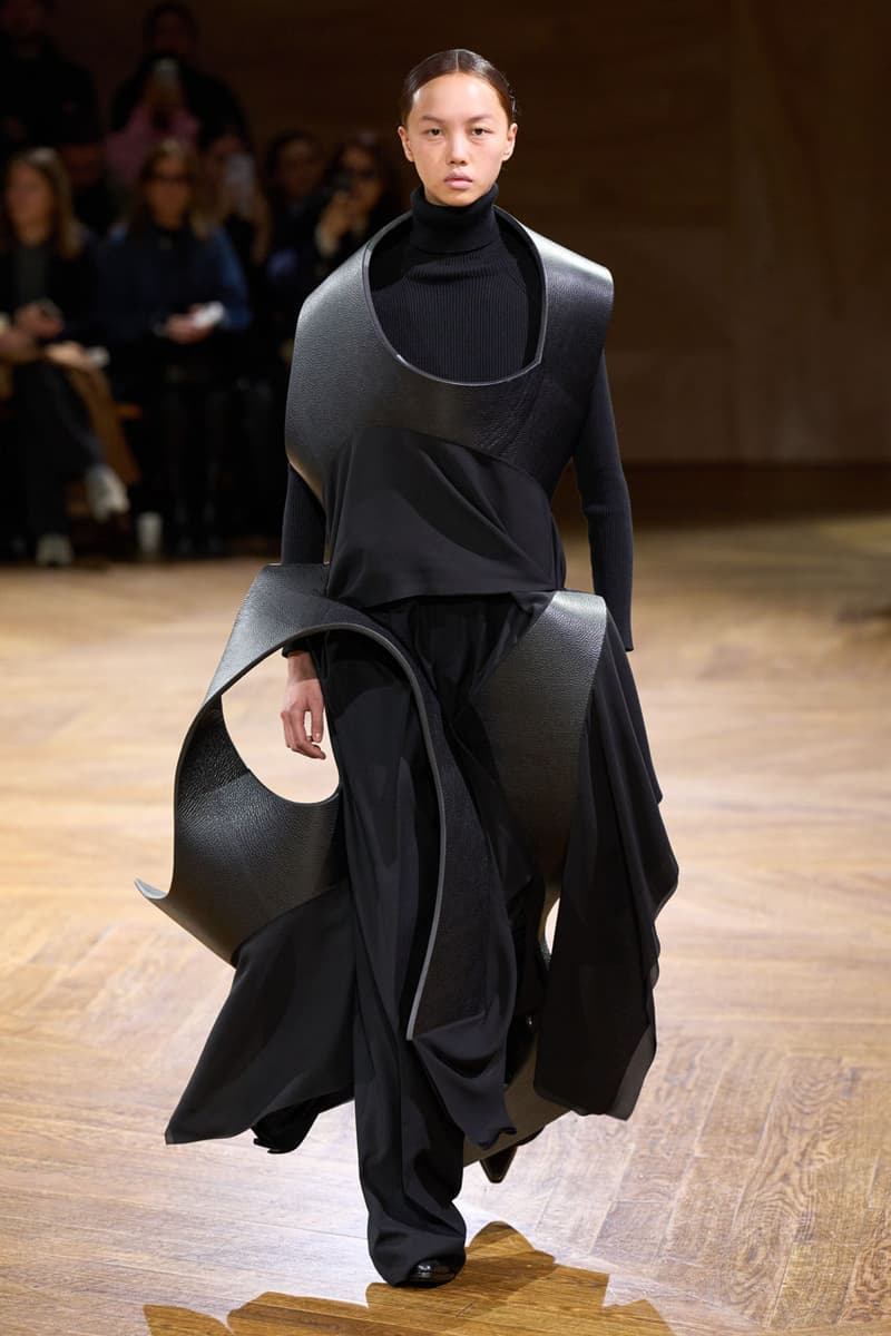 ジュンヤ ワタナベ 2024年秋冬コレクション Pointy, Puffy and Pyramidal: Junya Watanabe FW24 Leaned into Geometric Shapes in Motion paris fashion week fall winter 2024 collection