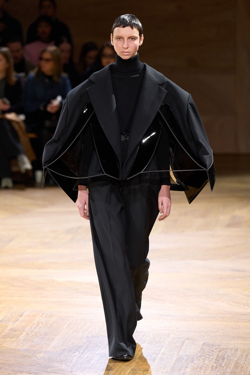 ジュンヤ ワタナベ 2024年秋冬コレクション Pointy, Puffy and Pyramidal: Junya Watanabe FW24 Leaned into Geometric Shapes in Motion paris fashion week fall winter 2024 collection