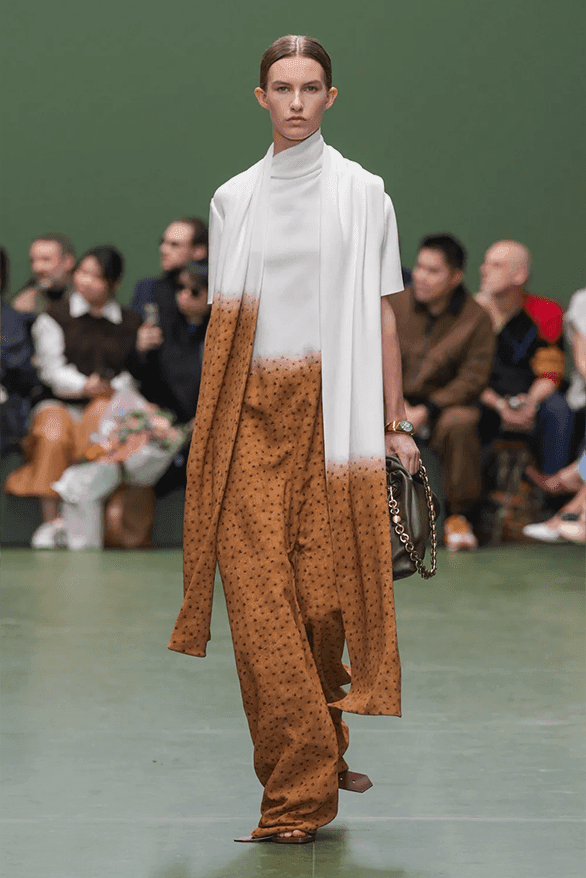 ロエベ 2024年秋冬コレクション LOEWE Fall Winter 2024 Paris Fashion Week menswear womenswear Jonathan Anderson runway show