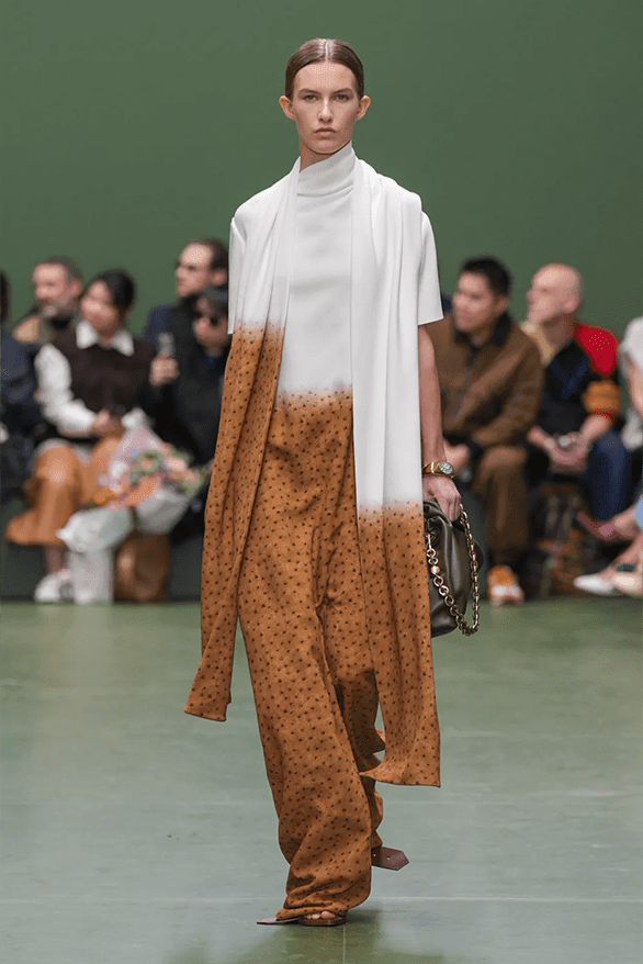 ロエベ 2024年秋冬コレクション LOEWE Fall Winter 2024 Paris Fashion Week menswear womenswear Jonathan Anderson runway show