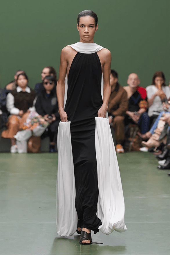 ロエベ 2024年秋冬コレクション LOEWE Fall Winter 2024 Paris Fashion Week menswear womenswear Jonathan Anderson runway show