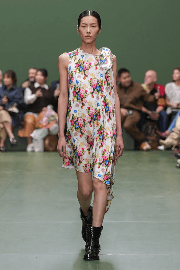 ロエベ 2024年秋冬コレクション LOEWE Fall Winter 2024 Paris Fashion Week menswear womenswear Jonathan Anderson runway show