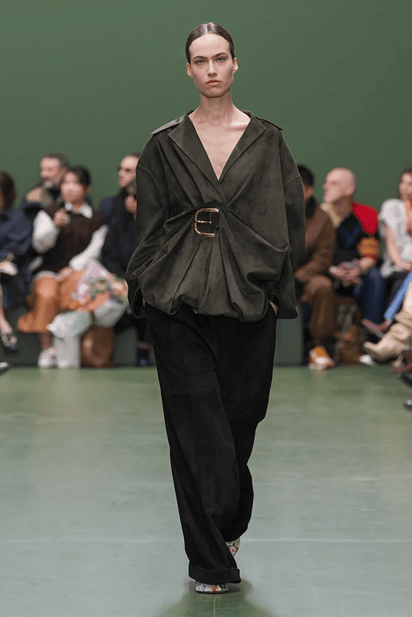ロエベ 2024年秋冬コレクション LOEWE Fall Winter 2024 Paris Fashion Week menswear womenswear Jonathan Anderson runway show